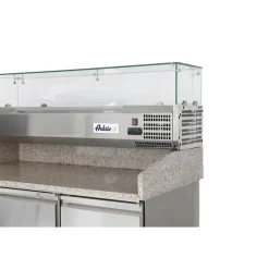 Hendi Arktic Pizzawerkbank met 3 deuren en koelvitrine 380+40L