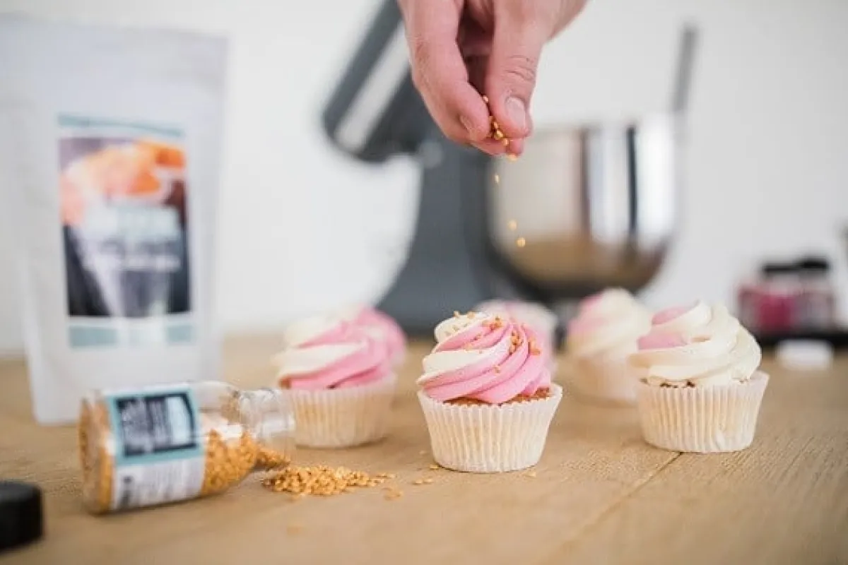 Clearance BrandNewCake Confetti Goud 4mm 70gr.