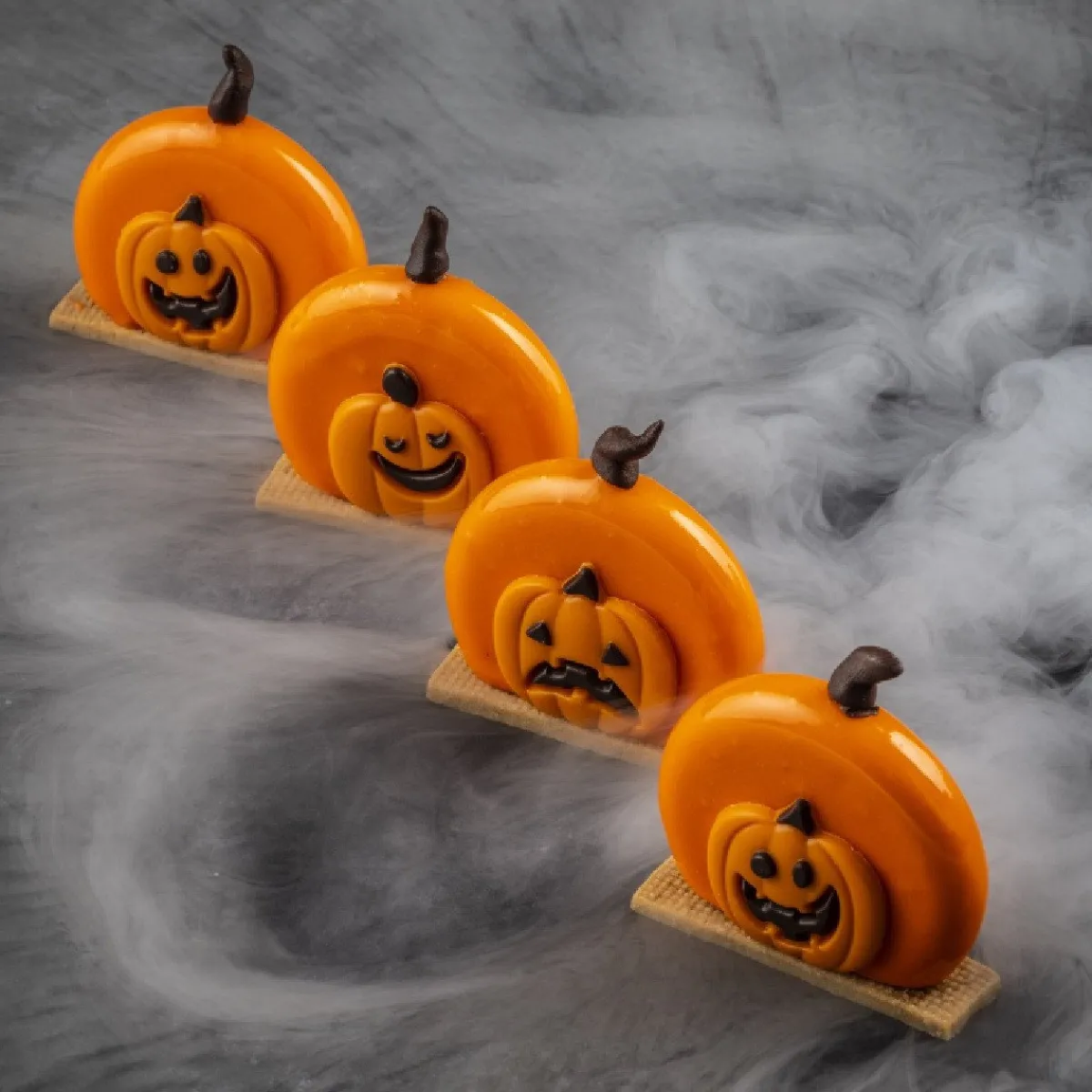 Best Dobla Chocoladedecoratie Pompoen Gezichten (90 stuks)