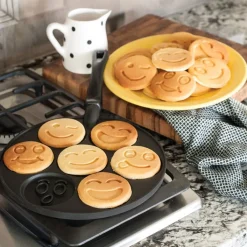 Clearance Nordic Ware Pancake Pan Smiley