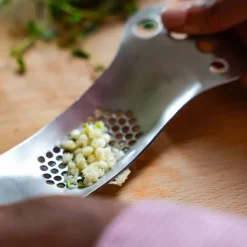 Best Tala Knoflookpers met Kruidenstripper